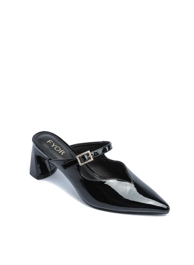 FYOR Pointed-Toe Buckle Pump AJ 002